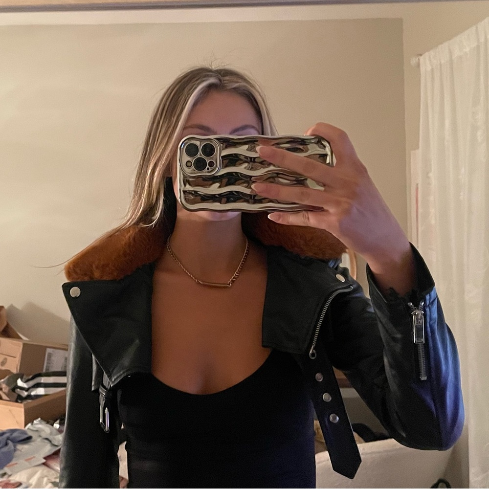 Cropped leather jacket